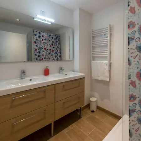 L'azur 15'plage 10'port 5'train Clim Wifi Pkg Appartamento *